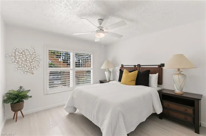 256  Pebble Beach  CIR, Naples, FL 34113