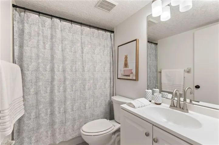256  Pebble Beach  CIR, Naples, FL 34113