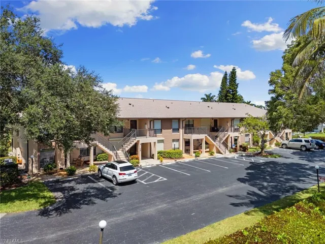 256  Pebble Beach  CIR, Naples, FL 34113