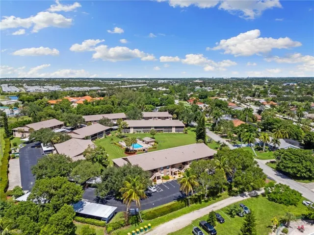256  Pebble Beach  CIR, Naples, FL 34113