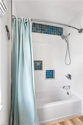 Guest Bath Tub/Shower Combo