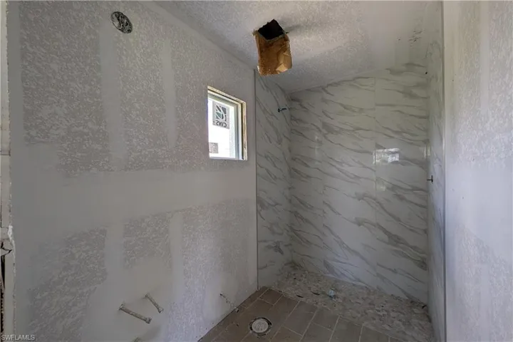 1813 Nw 20th Ter, Cape Coral, Florida 33993
