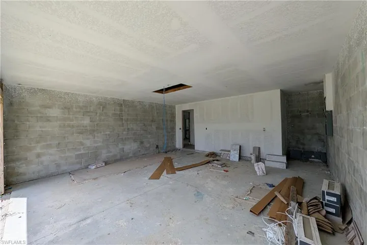 1813 Nw 20th Ter, Cape Coral, Florida 33993
