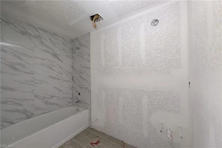 1813 Nw 20th Ter, Cape Coral, Florida 33993