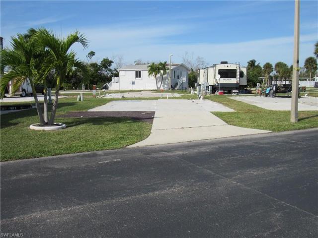 Welcome to Palmetto Palms.  Front view from road
