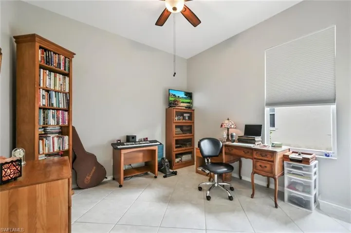 3rd bedroom used asDen/Office