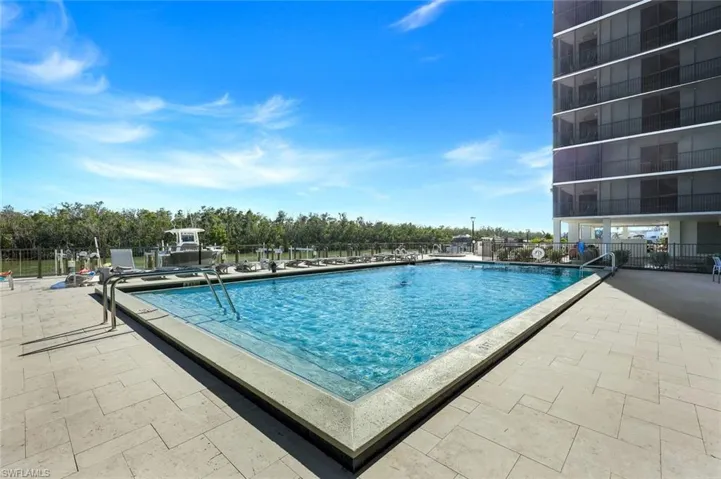 Waterfront Community Pool and 2 Spas / Clubhouse