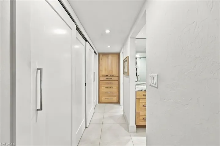 9653 Gulf Shore Dr 702, Naples, Florida 34108