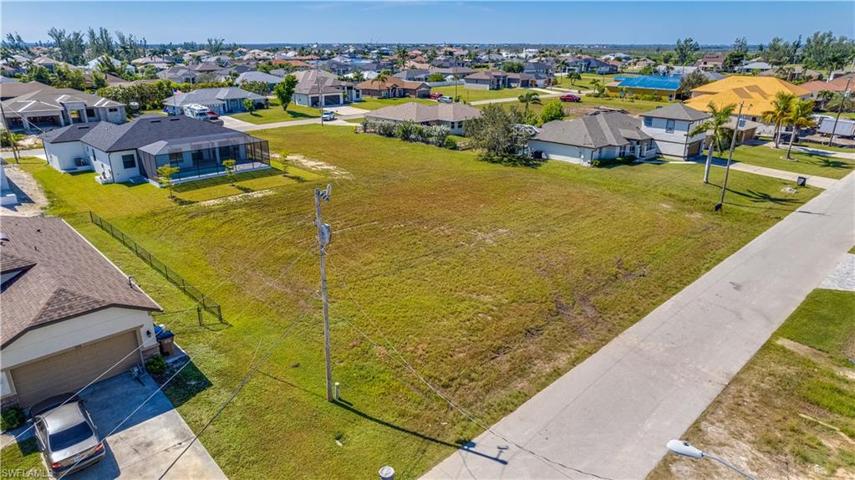 3722 SW 1st ST, CAPE CORAL FL 33991