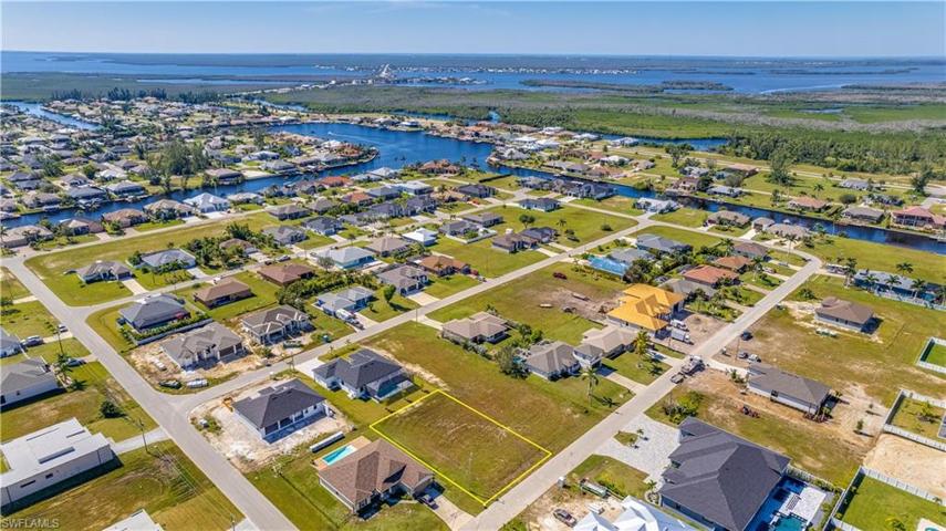 3722 SW 1st ST, CAPE CORAL FL 33991