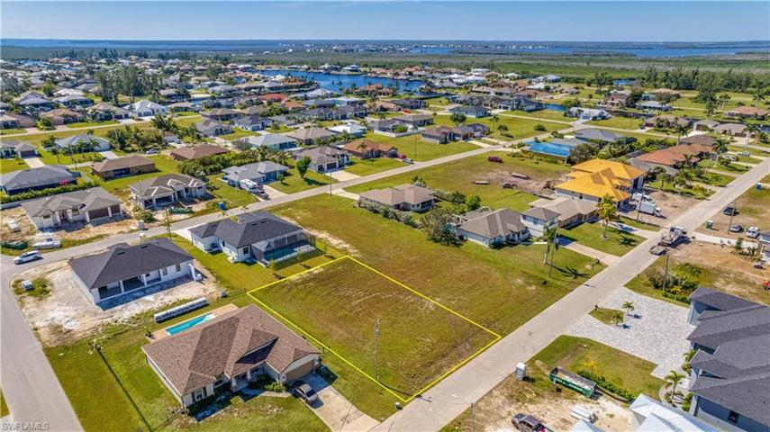 3722 SW 1st ST, CAPE CORAL FL 33991