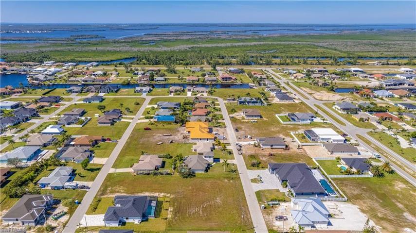 3722 SW 1st ST, CAPE CORAL FL 33991