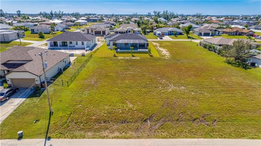 3722 SW 1st ST, CAPE CORAL FL 33991