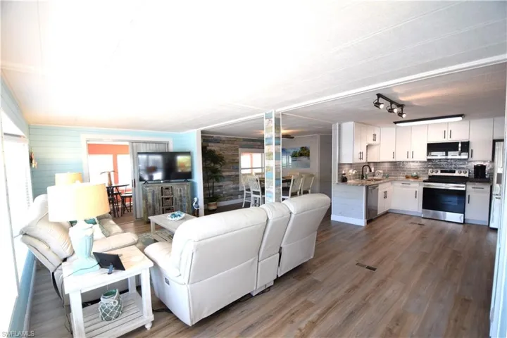 118  Snead  DR, North Fort Myers, FL 33903