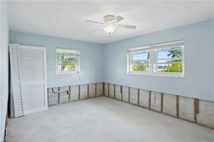 Front bedroom (on right side of hallway)