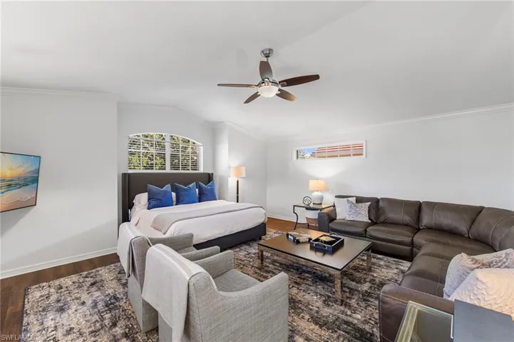 bedroom 3 w/sitting area