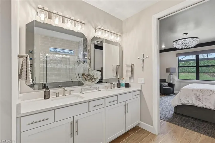 Owner's Bath w/Everything Custom & Upgraded
