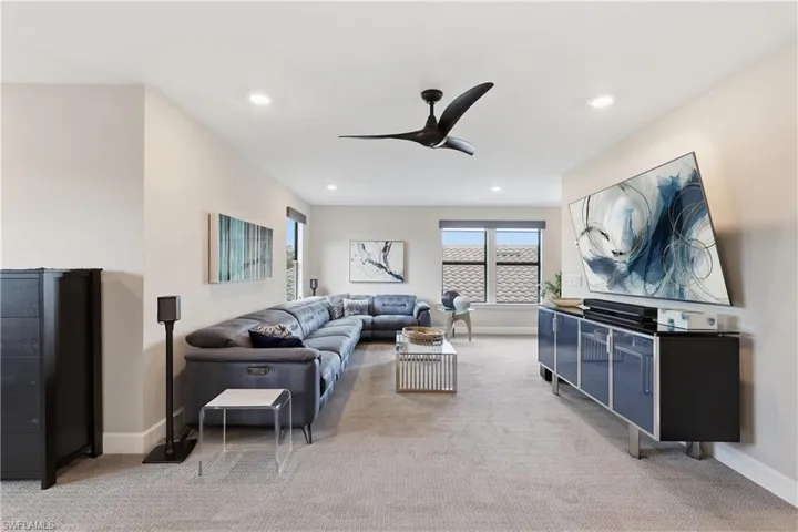 Expansive 2nd Floor Perfect For Theater Or Gaming Room