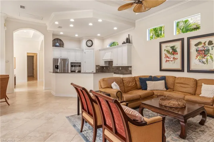 8986  Shenendoah  CIR, Naples, FL 34113