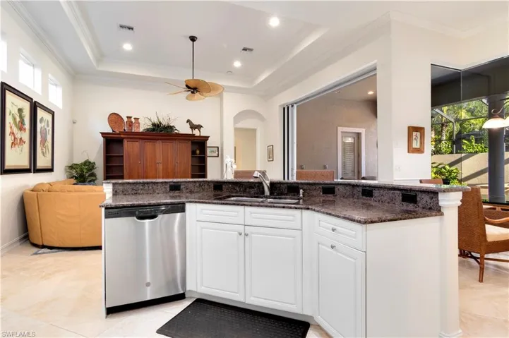8986  Shenendoah  CIR, Naples, FL 34113