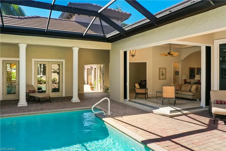 8986  Shenendoah  CIR, Naples, FL 34113