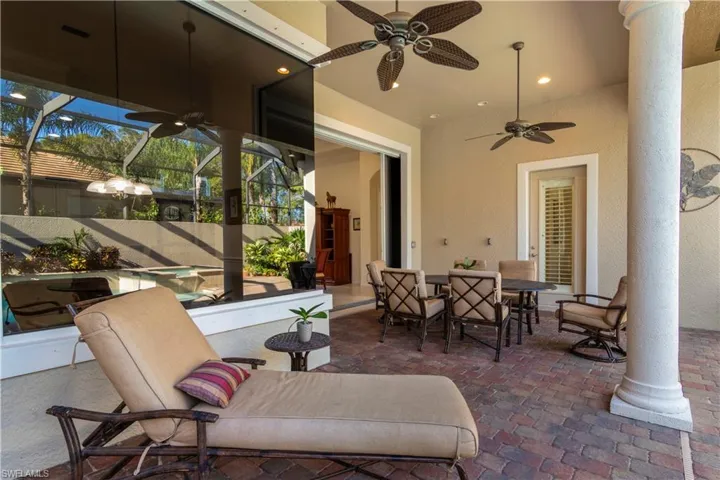 8986  Shenendoah  CIR, Naples, FL 34113