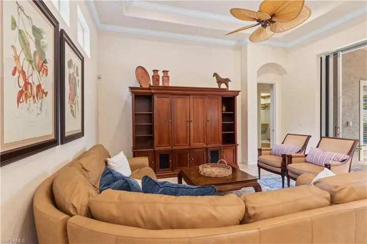 8986  Shenendoah  CIR, Naples, FL 34113