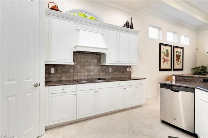 8986  Shenendoah  CIR, Naples, FL 34113