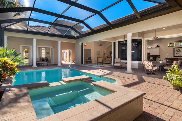 8986  Shenendoah  CIR, Naples, FL 34113