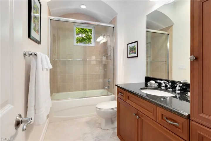 8986  Shenendoah  CIR, Naples, FL 34113