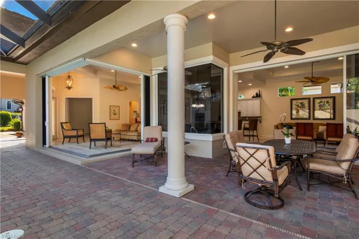 8986  Shenendoah  CIR, Naples, FL 34113
