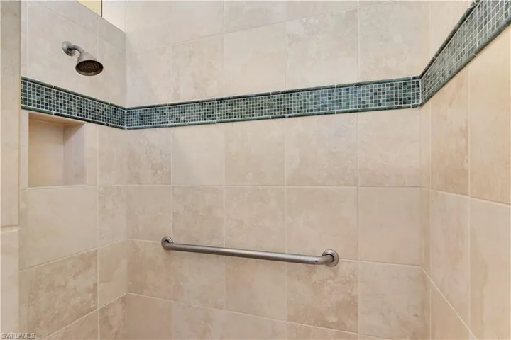 8986  Shenendoah  CIR, Naples, FL 34113