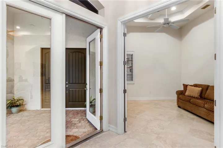 8986  Shenendoah  CIR, Naples, FL 34113