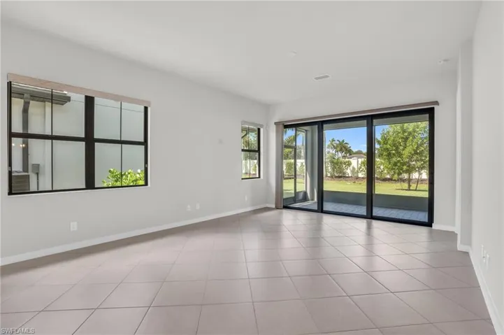 14744  Kingfisher  LOOP, Naples, FL 34120