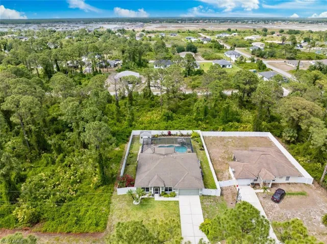 Birds eye view of property