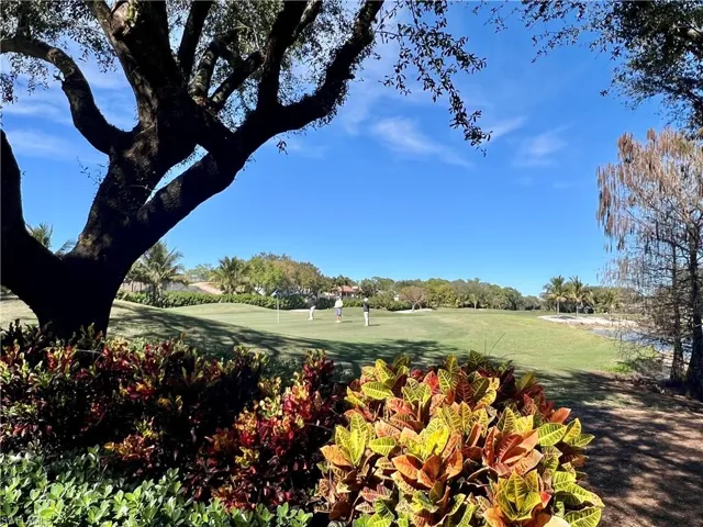 1945  Crestview  WAY, Naples, FL 34119