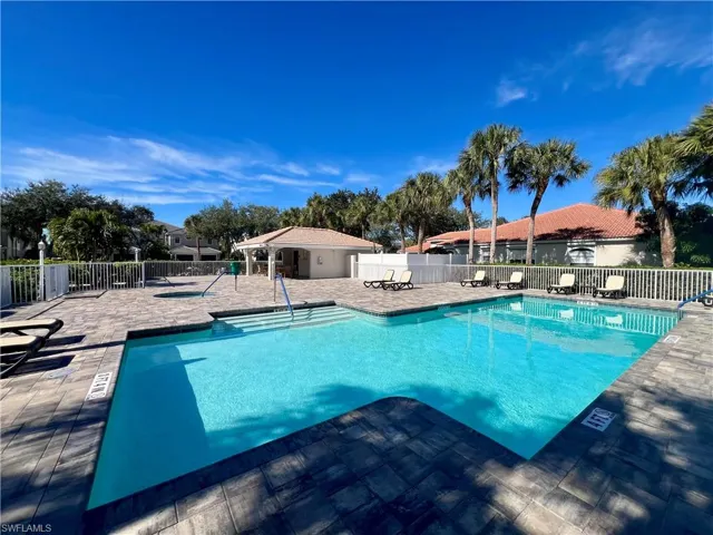 1945  Crestview  WAY, Naples, FL 34119