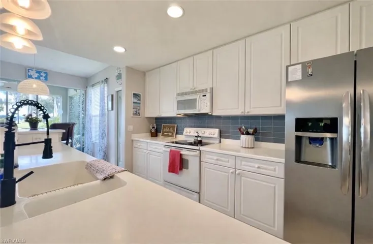 1945  Crestview  WAY, Naples, FL 34119