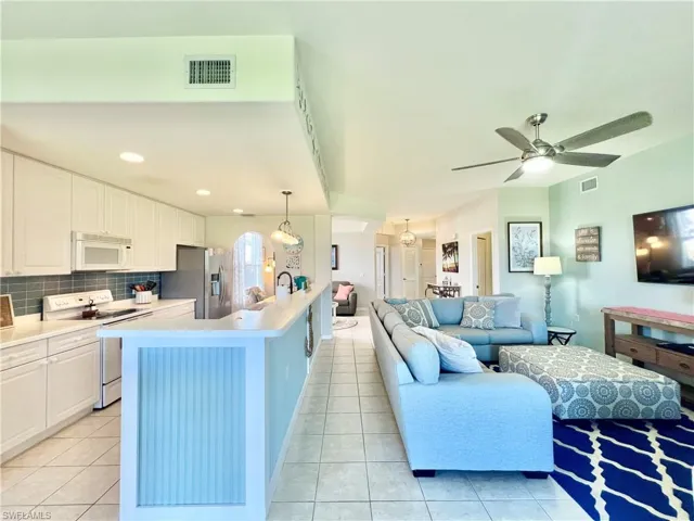 1945  Crestview  WAY, Naples, FL 34119