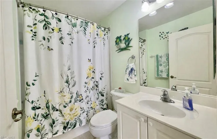 1945  Crestview  WAY, Naples, FL 34119