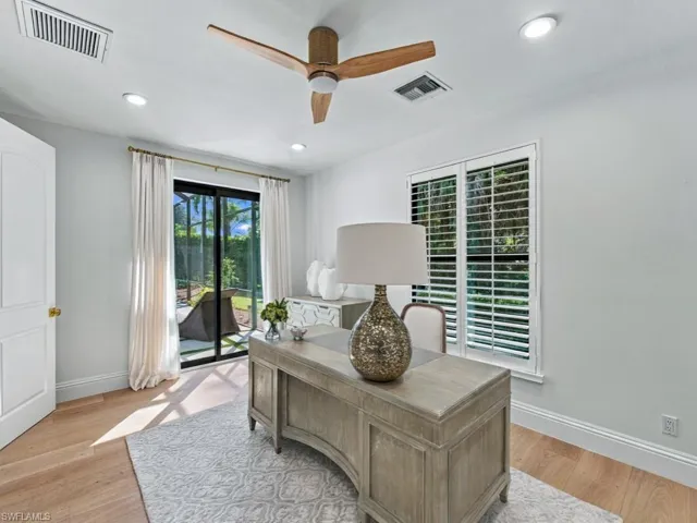 9833 Clear Lake Cir, Naples, Florida 34109