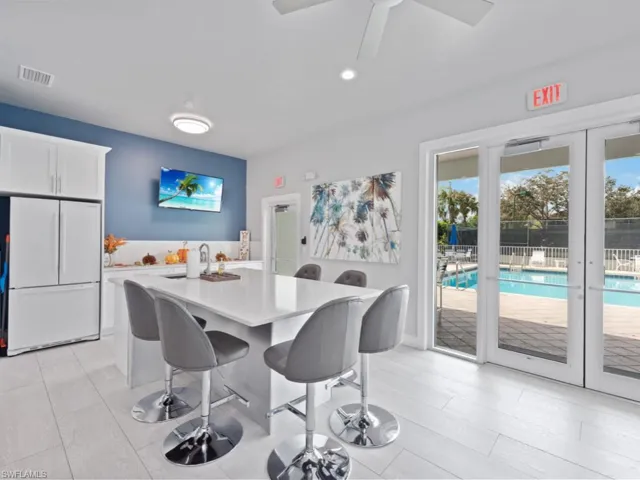 9833 Clear Lake Cir, Naples, Florida 34109