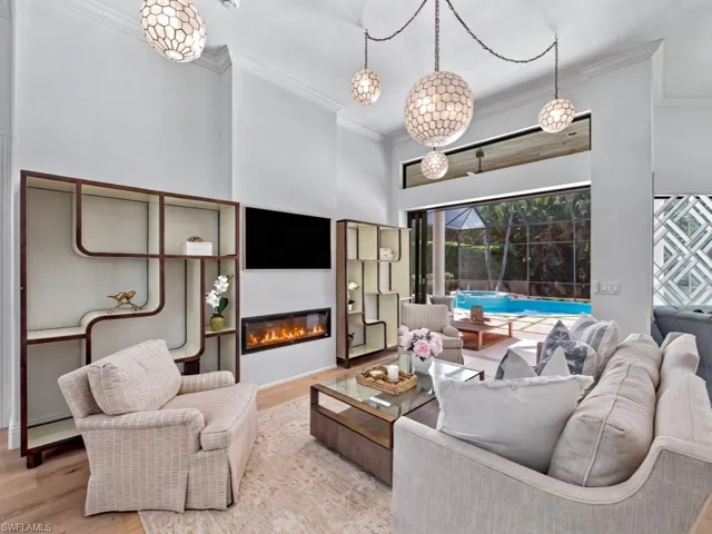 9833 Clear Lake Cir, Naples, Florida 34109