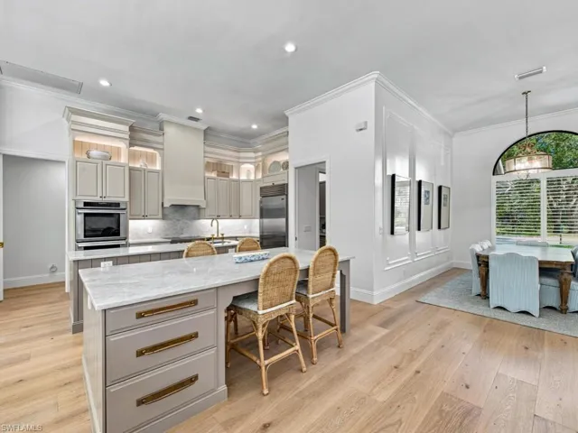 9833 Clear Lake Cir, Naples, Florida 34109