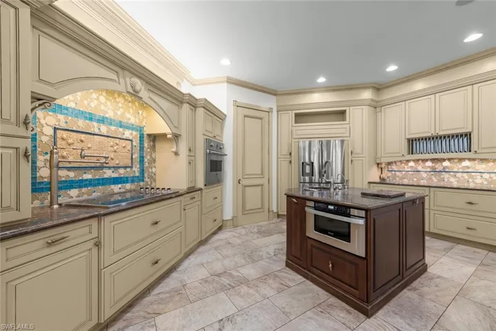 4725 Rue Belle Mer, Sanibel, Florida 33957
