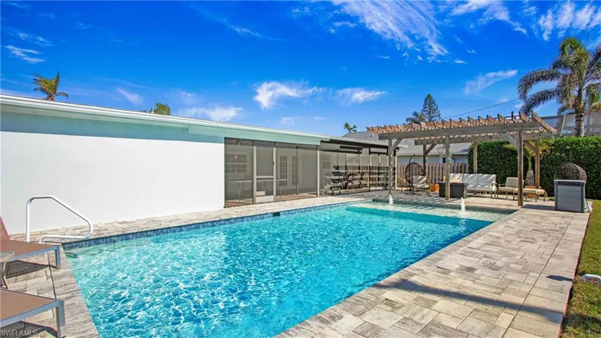 800 100th Ave N, Naples, Florida 34108