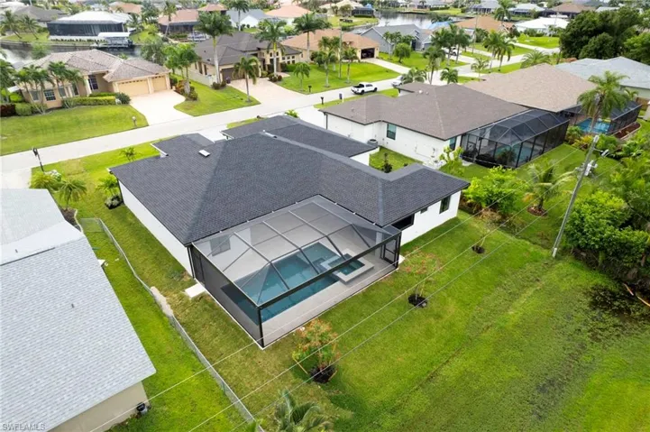 Birds eye view of property