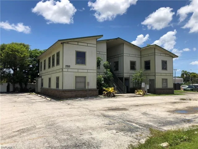 2050-2060  Collier  AVE, Fort Myers, FL 33901