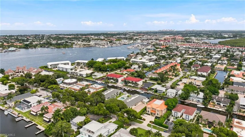 1417 Chesapeake Ave 106, Naples, Florida 34102