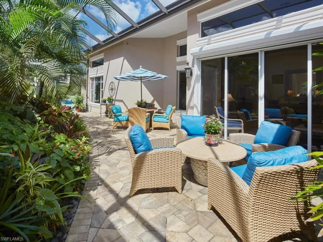View of patio / terrace featuring an outdoor living space